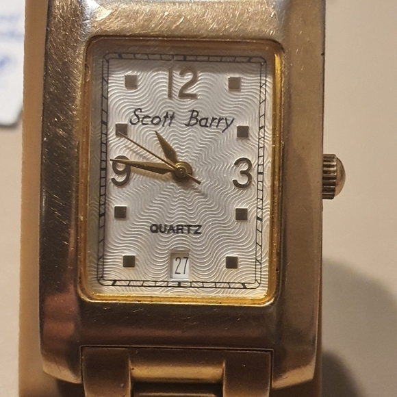 10/$20 Scott Barry Goldtone/White Stainless Steel Men's Tank Watch w/Date - Picture 1 of 4